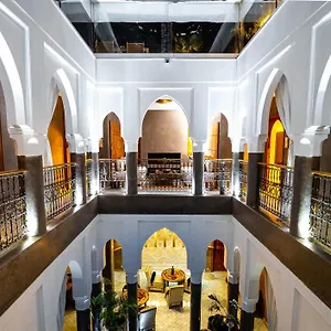 Riad Houma ***